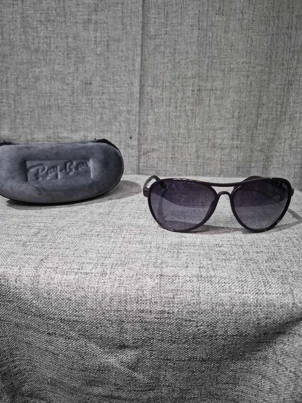Ray-Ban Black Aviator Sunglasses with Case
